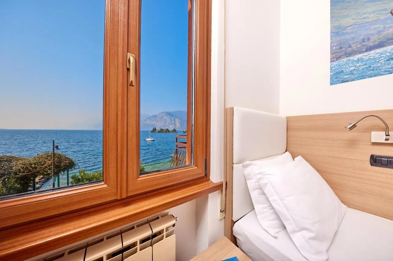 Beach Hotel Rosa Malcesine