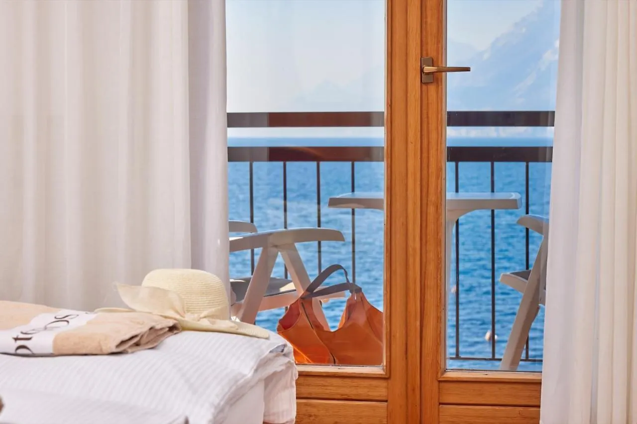 Beach Hotel Rosa Malcesine Italy