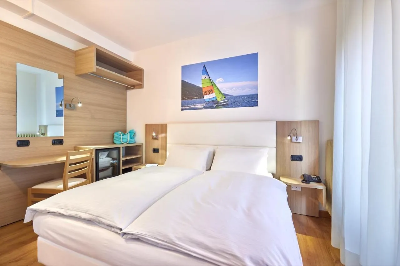 Beach Hotel Rosa Malcesine