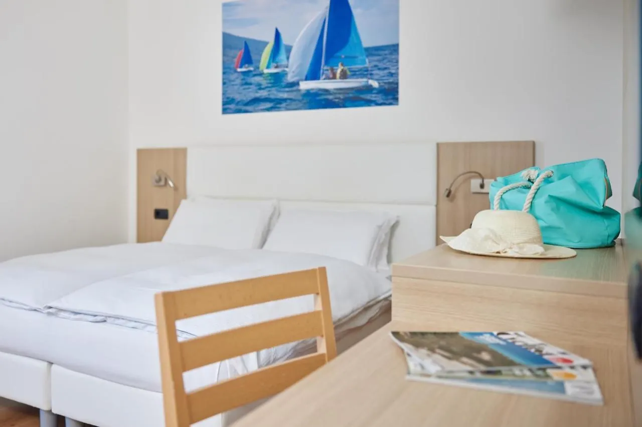 Beach Hotel Rosa Malcesine