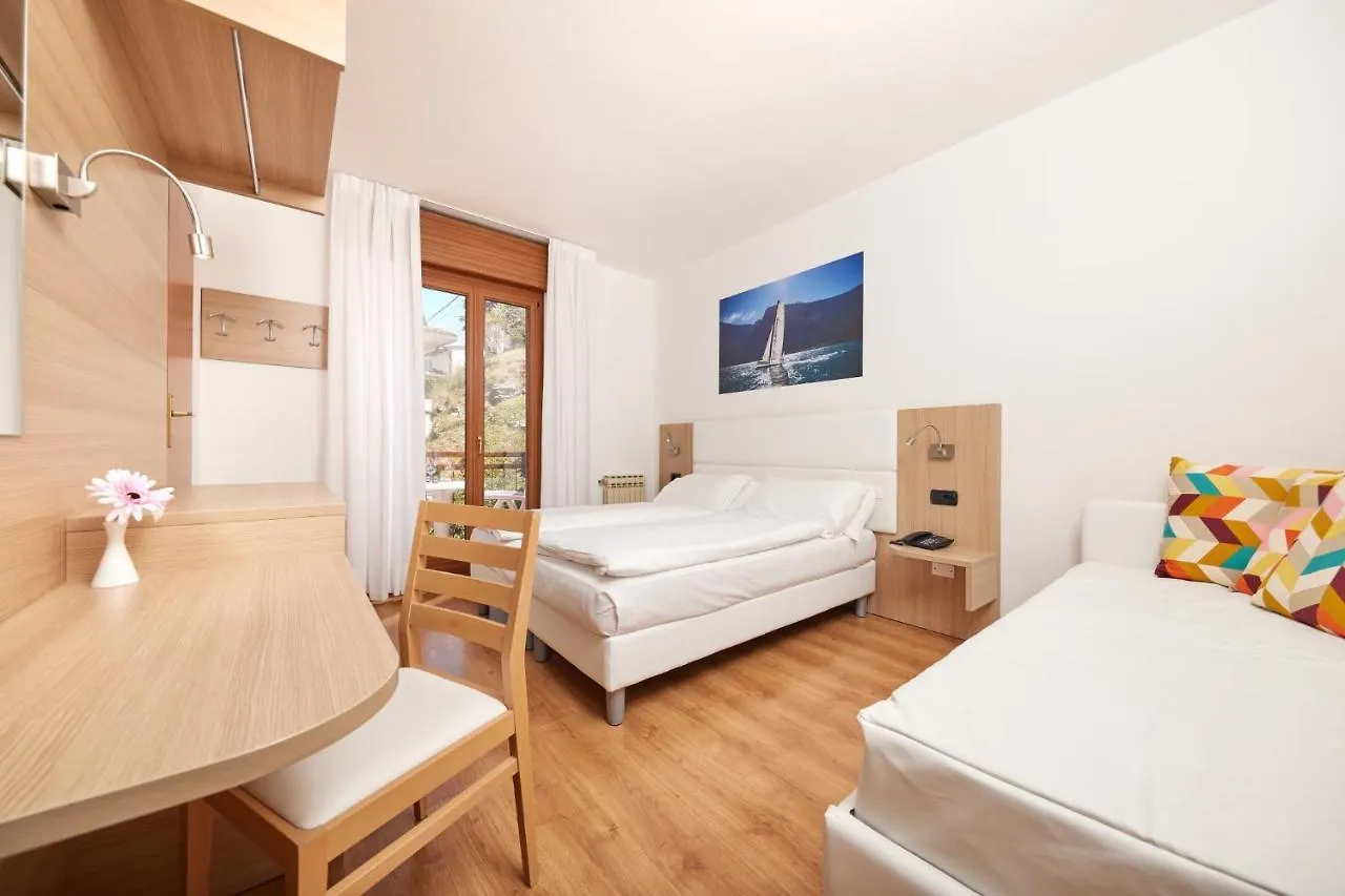 Beach Hotel Rosa Malcesine