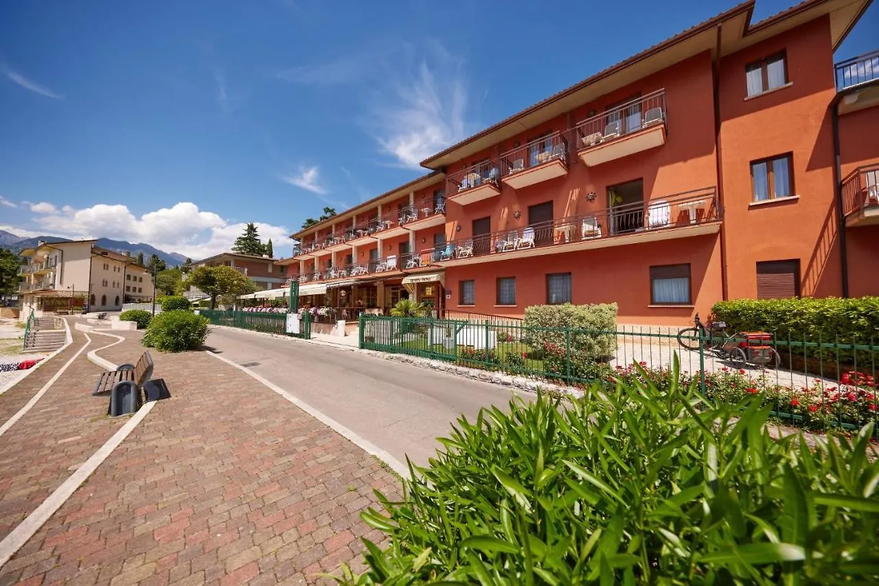 ***  Beach Hotel Rosa Malcesine Italy