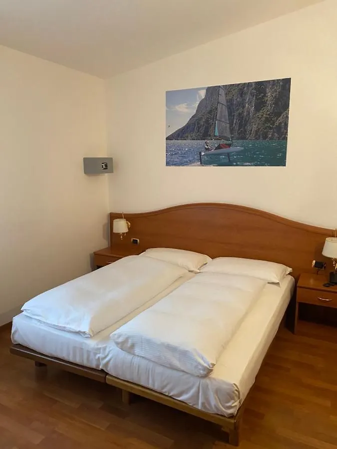 Beach Hotel Rosa Malcesine