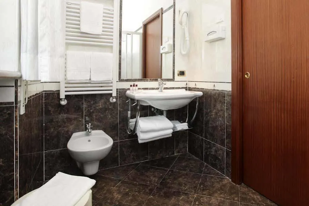 Beach Hotel Rosa Malcesine
