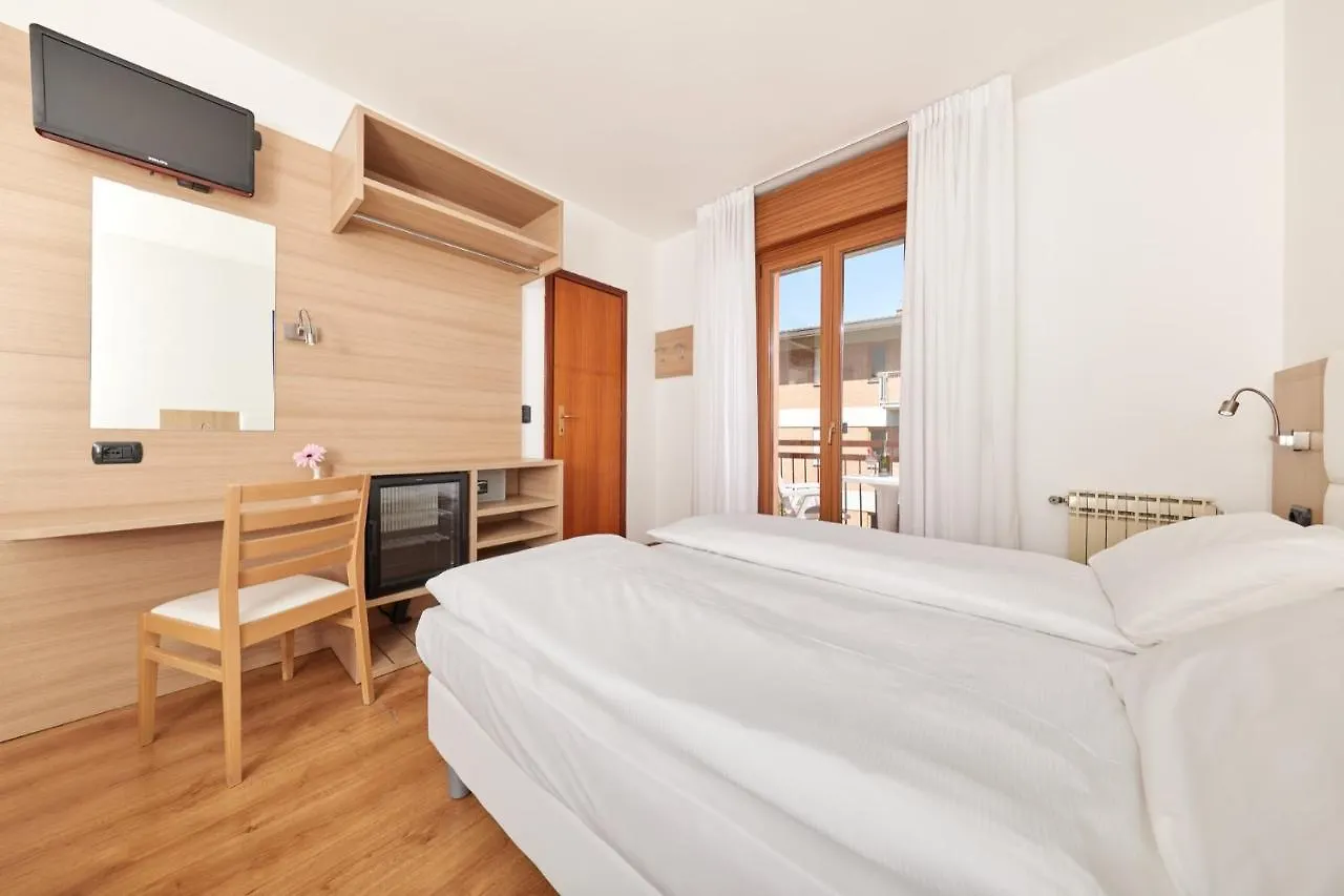 Beach Hotel Rosa Malcesine