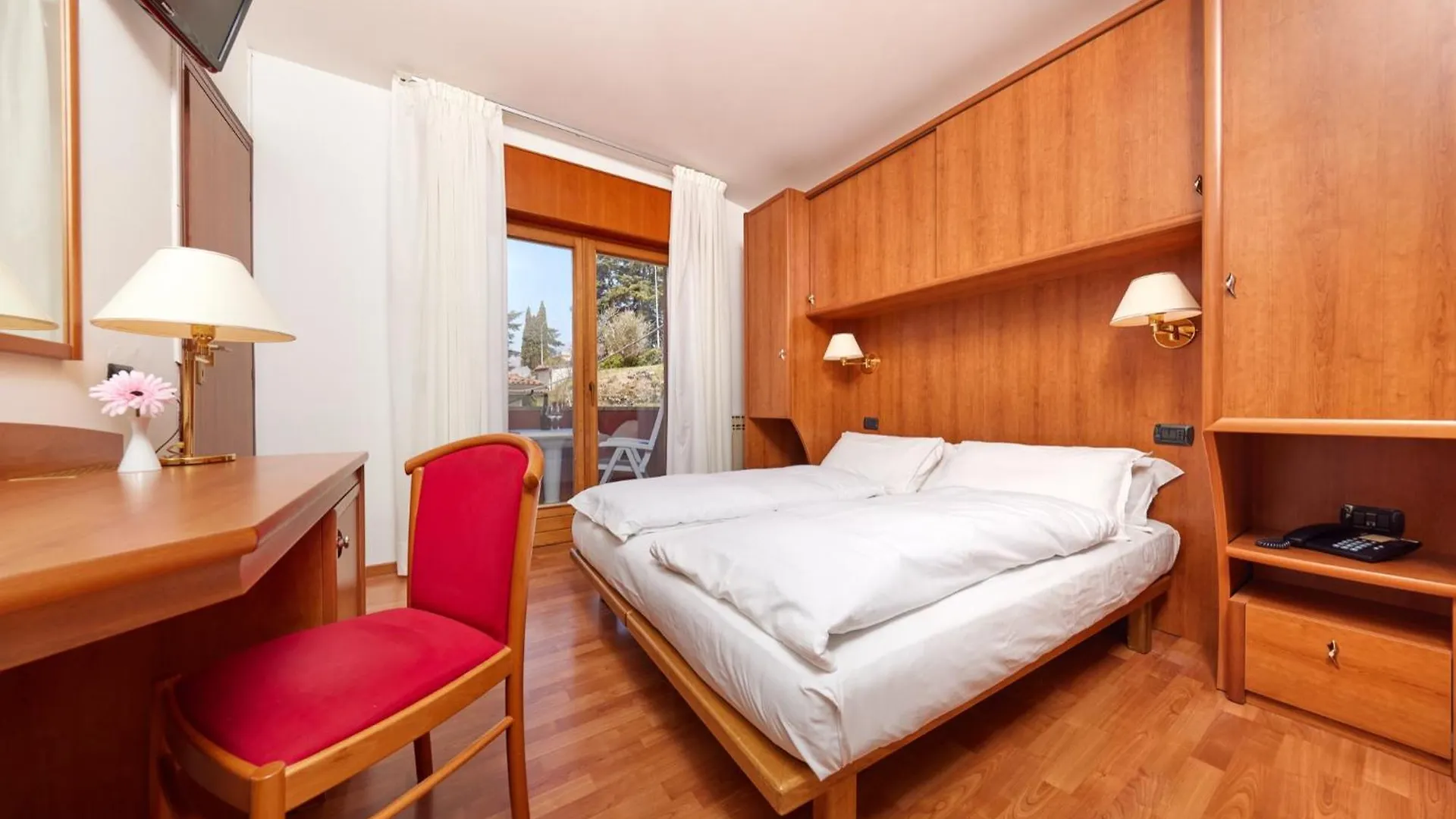 Beach Hotel Rosa Malcesine