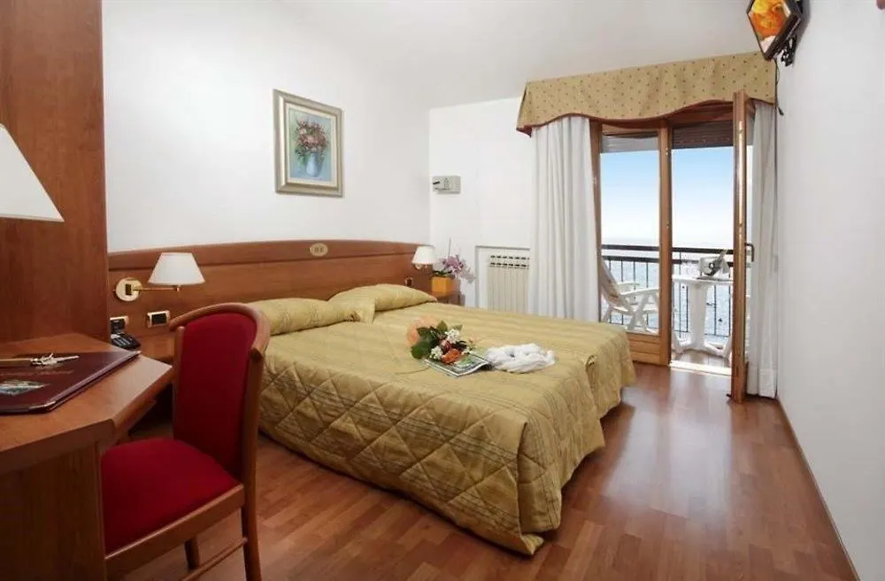 Beach Hotel Rosa Malcesine